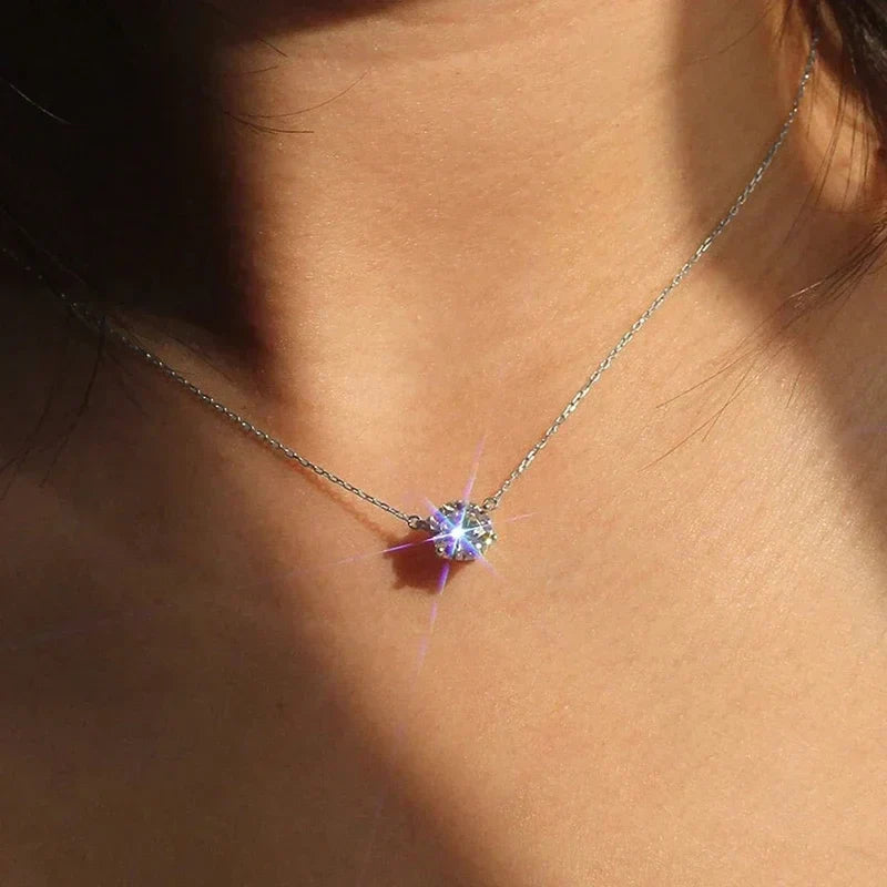 Collier Solitaire Élégant en Cristal