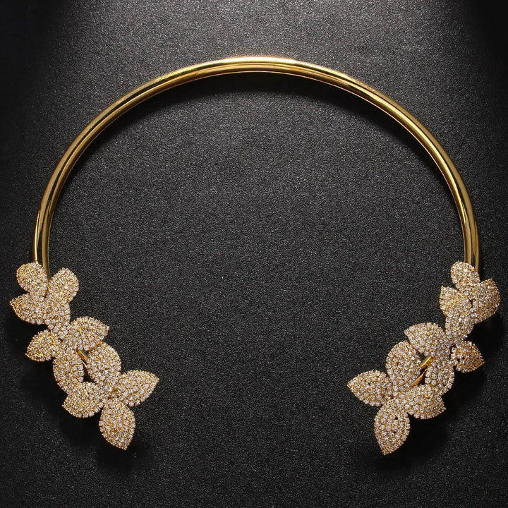 Collier Élégant Fleur en Cristal
